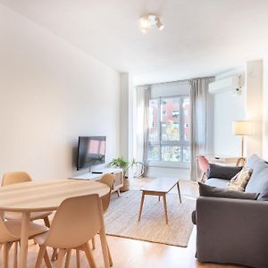 Comfortable Apt For Groups Next To Sagrada Familia